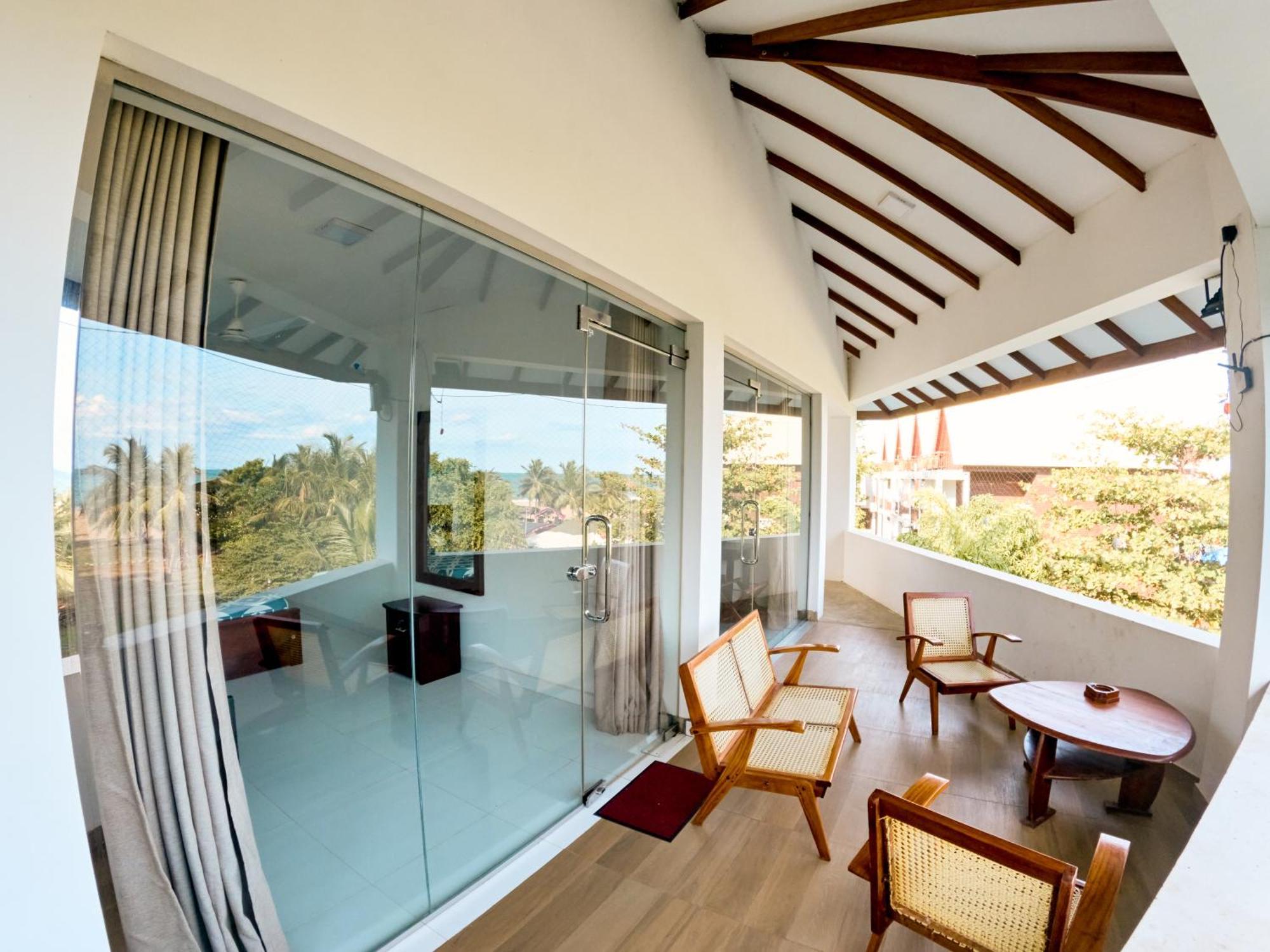 Baden Beach Hotel Kalkudah  Zewnętrze zdjęcie